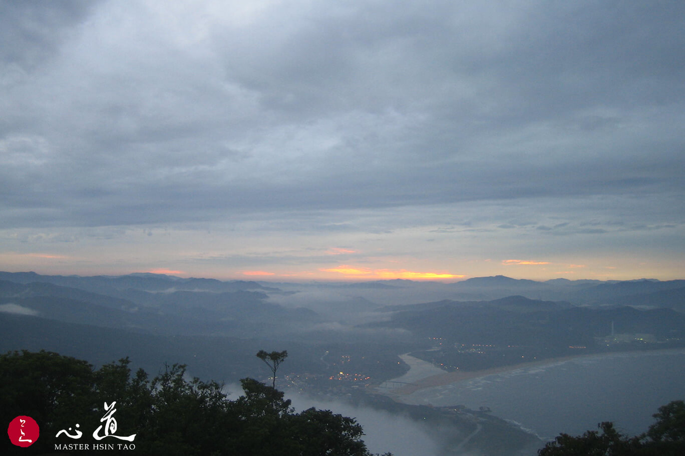 Offerings from the Cloud Dawning Awareness- Master Hsin Tao’s journal collection from 2010 retreat-MasterHsinTao