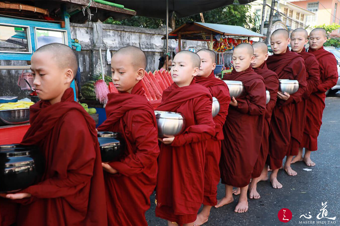 缅甸短期出家－以托钵与众生结缘-心道法师