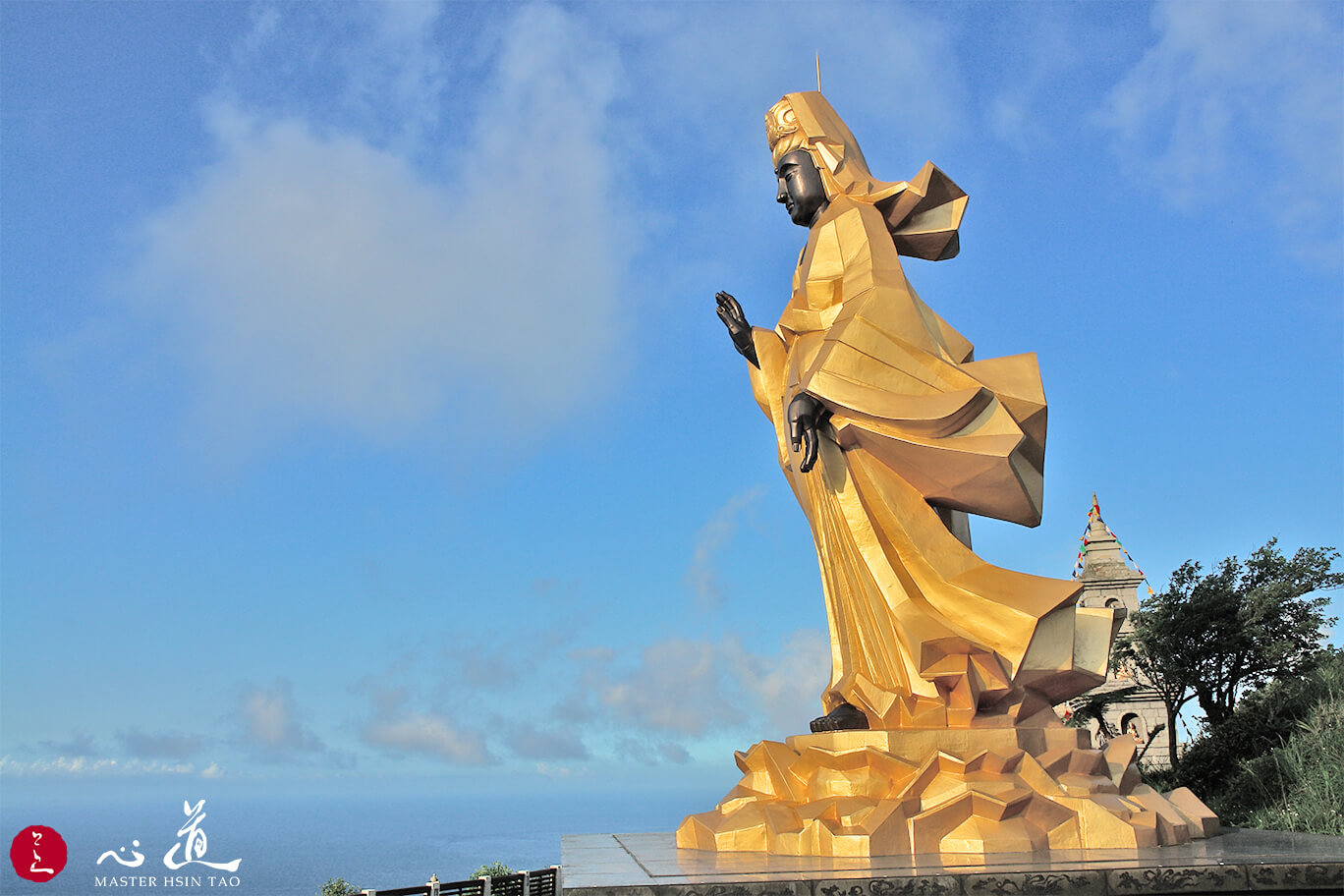 靈鷲山開山38周年－信仰堅定善護心 同心共願靈鷲行-心道法師