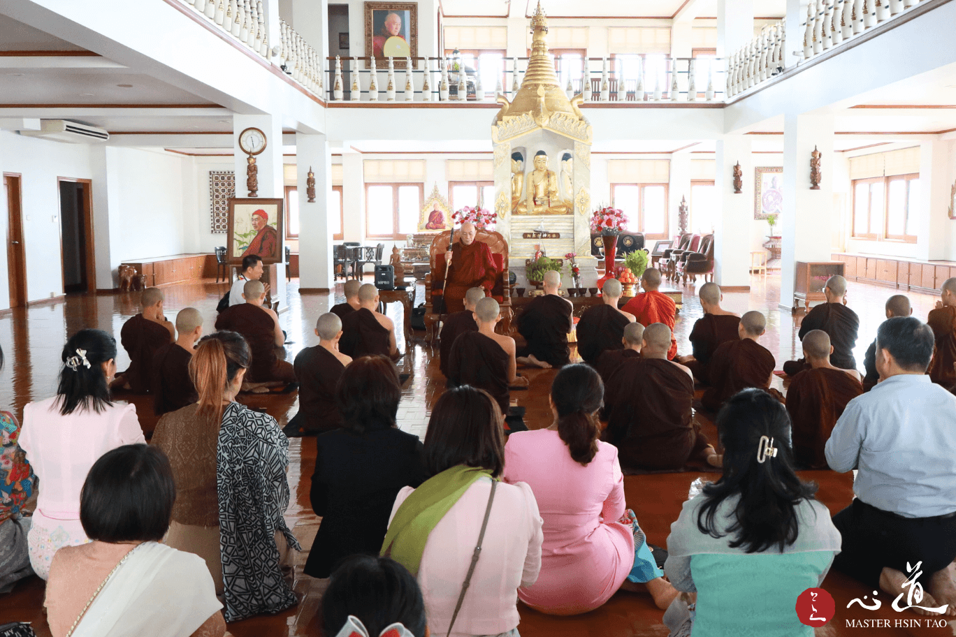 灵鹫山心道法师开示，僧众与信众齐聚聆听佛法